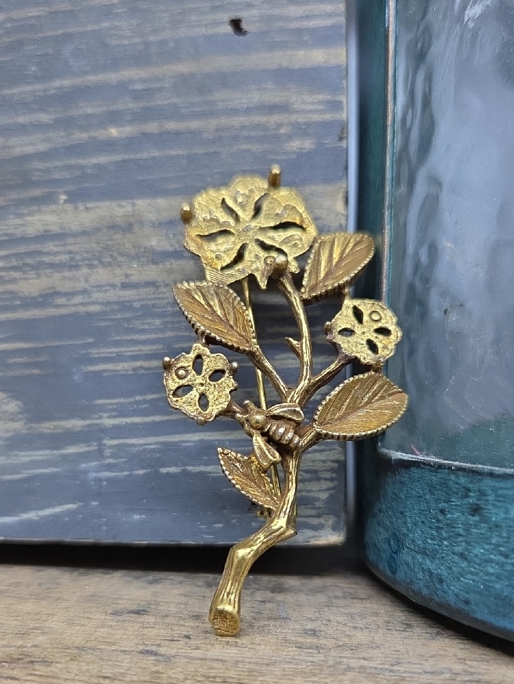 🚨Vintage Gold Floral Branch Brooch